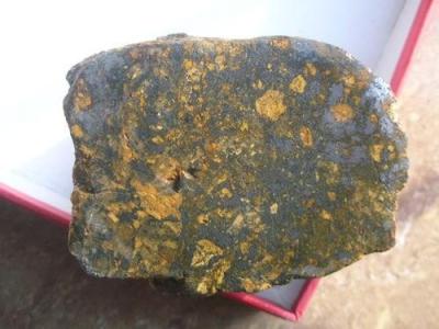 隕石是家里祖傳下來的 玻璃隕石多少錢一克
