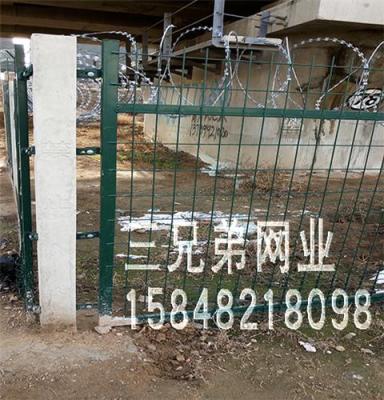 铁路护栏规格 铁路护栏 内蒙古包头水泥柱