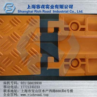 線槽板一代產(chǎn)品是小單孔的線槽板室內(nèi)用最好