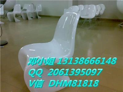 玻璃钢坐姿人形英文字休闲椅商场树脂字母靠背组合座椅
